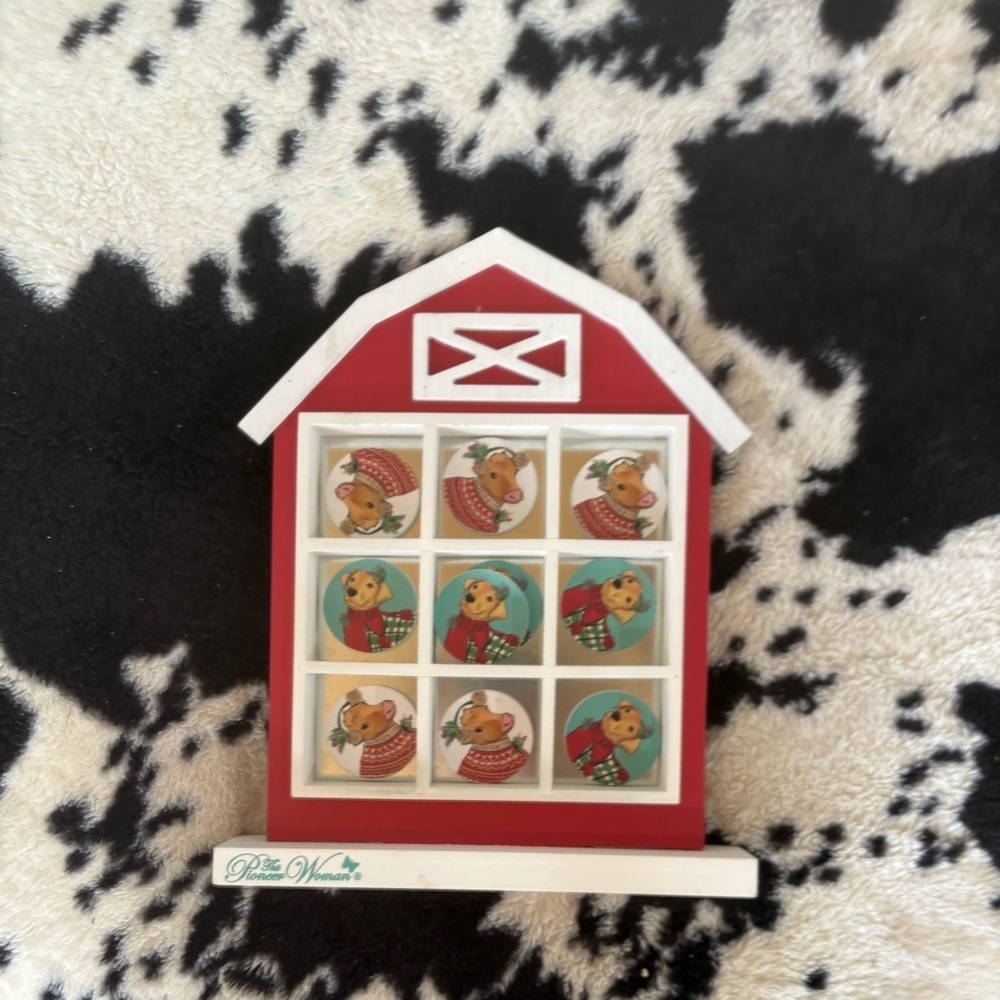 The Pioneer Woman Red Barn Tic Tac Toe Game Set Christmas Farm‎ Animals
